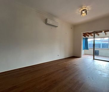 21 Picasso Crescent - Photo 1