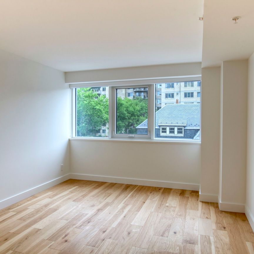 3460 Peel Street - Photo 1