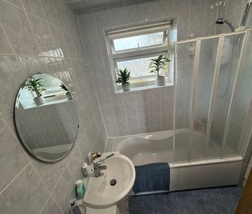 Room in a Shared Flat, Ormonde Court, SW15 - Photo 3