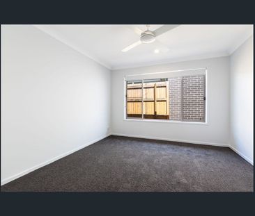 Stunning 4-Bedroom Family Home in Park Ridge - Photo 5