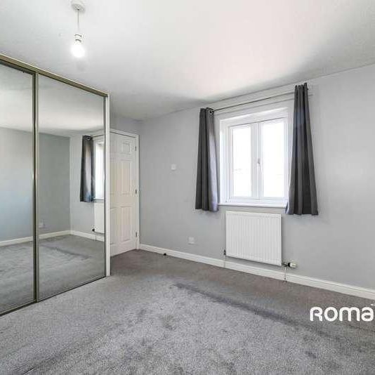 Darby Vale, Warfield, Bracknell, RG42 - Photo 1
