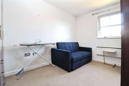 Nayland Court, Market Place, Romford, Essex, RM1 - Photo 5