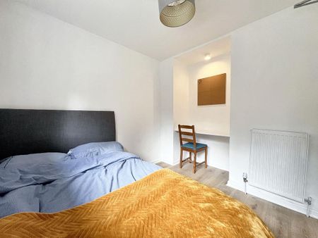 6 bedroom semi-detached house to rent - Photo 3