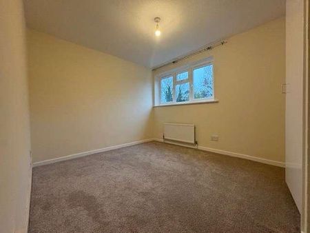 Kelvin Close, Arborfield, Reading, RG2 - Photo 5