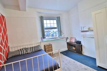 Wellingborough, NN8 - Photo 3