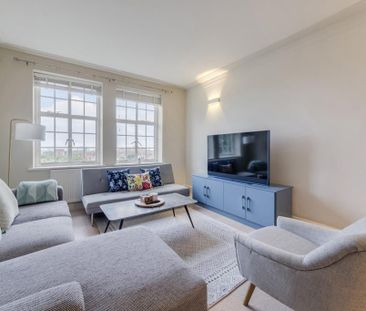 3 bedroom flat to rent - Photo 3