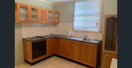 Generously Sized 1 Bedroom Unit - 12 Month Lease - Photo 4