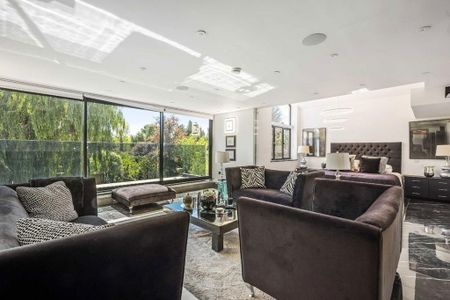 5 bedroom detached house to rent - Photo 5