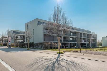 "Modern wohnen mit Gartensitzplatz und Blick ins Grüne!" - Photo 2