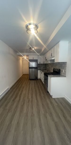 Studio Complètement Rénové, Propre Et Lu - Photo 1