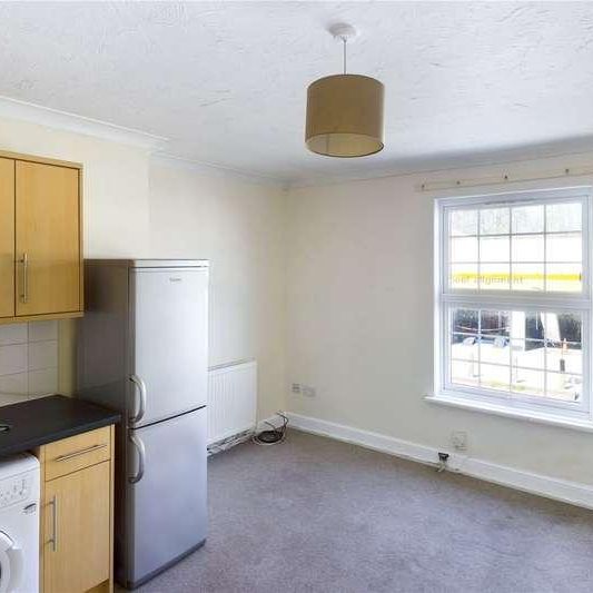 Worting Road, Basingstoke, Hampshire, RG22 - Photo 1