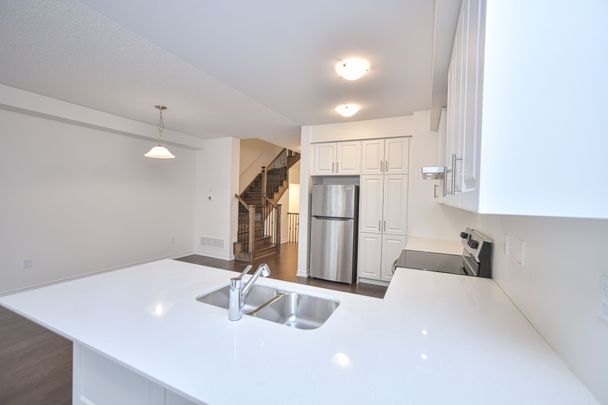 For Lease - 323 Thimbleweed Court, Milton, Ontario - Photo 1