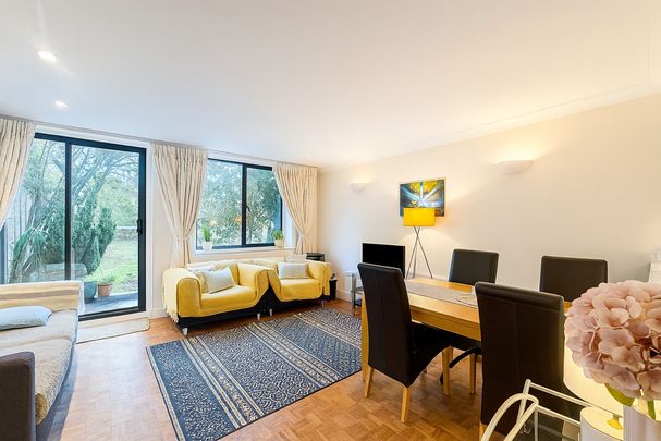 2 Bedroom Manor House, Leopold Road, Wimbledon - Photo 1