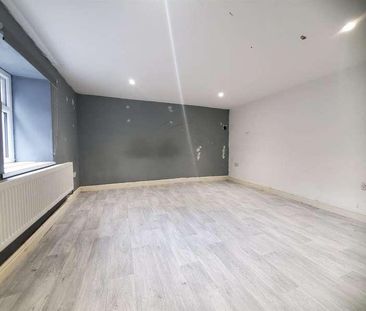 The Courtyard, Blackmoorfoot Road, Crosland Moor, HD4 - Photo 6