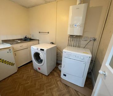 8 bedroom house to rent - Photo 2