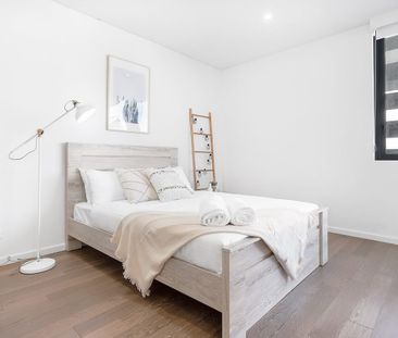 FULLY FURNISHED MODERN & CONVENIENCE 2 BEDROOM IN THE HEART OF MASCOT - Photo 6