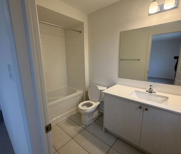 For Lease - 103 Sanderson Drive, Kawartha Lakes, Ontario - Photo 2