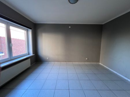 Ruim en lichtrijk appartement te huur in het hart van Belzele (Evergem) - Photo 3