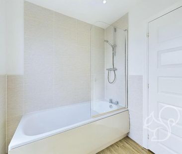 3 bedroom penthouse to rent - Photo 3