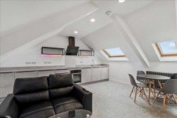 Clifton Place, Plymouth - Photo 2