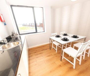 8 bedroom property to rent - Photo 4