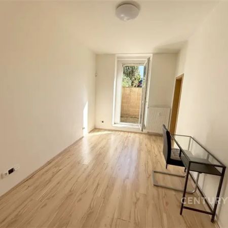 Tichý a klidný byt 3+kk s terasou 10 m - Fotografie 4