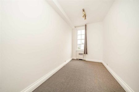 Queensway, Hyde Park, W2 - Photo 2