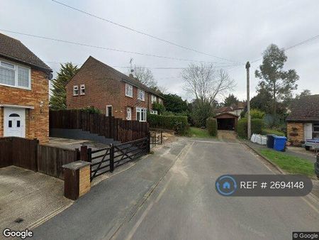 3 bedroom semi-detached house to rent - Photo 5