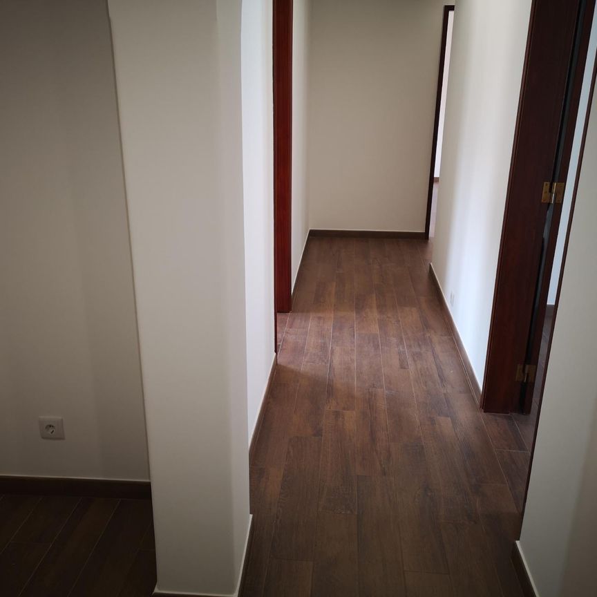 Apartamento T2 para arrendar na Parede, Cascais - Photo 1
