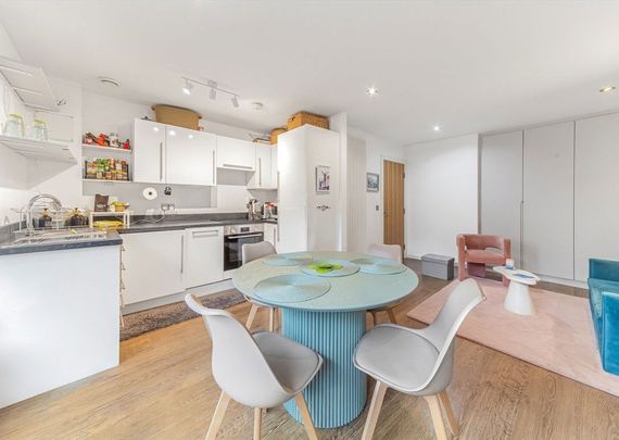 Borough Road - Photo 1