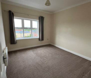 Jubilee Close, Crewkerne, Somerset - Photo 2