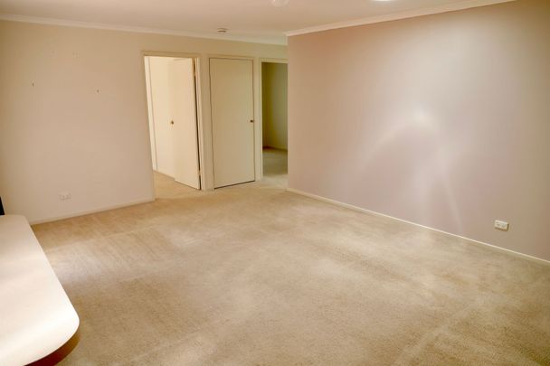 2/1 Hunter Close, Jerrabomberra - Photo 1