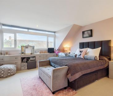 2 bed apartment to rent in St. Peters Close, Bushey, WD23 - Photo 3