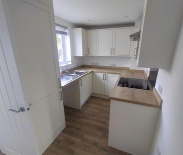 Avon Square, Upavon, Pewsey, SN9 - Photo 4