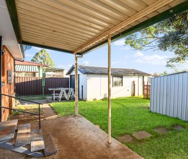 THREE BEDROOM FAMILY HOME! - Photo 6