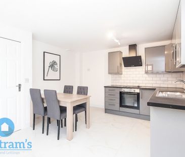 6 bed Semi-Detached House for Rent - Photo 4