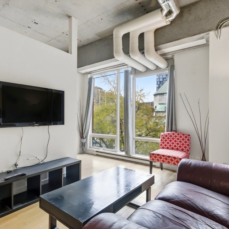 1200 Rue St Alexandre, Montréal (Ville-Marie), QC H3B - Photo 1