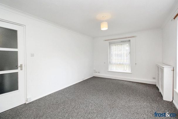 2 bedroom ground floor flat to rent - Photo 1