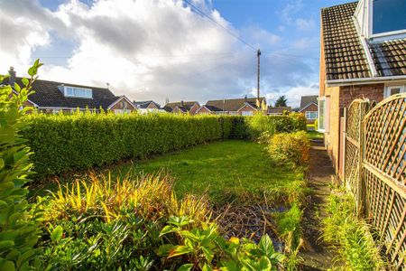 3 bedroom detached house to rent - Photo 3