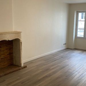 Location Appartement 1 pièce 47m² LA ROCHELLE 17000 - Photo 2