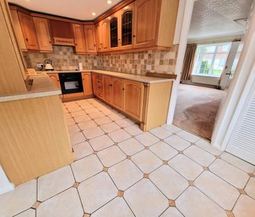 3 bedroom semi-detached house to rent - Photo 6