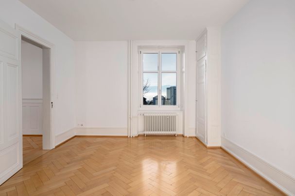 Charming 4-room art nouveau apartment with far-reaching views - Photo 1