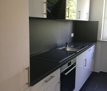 Weiter Ausblick : Sanierte 2-Zimmer-Wohnung mit Küche - Foto 1