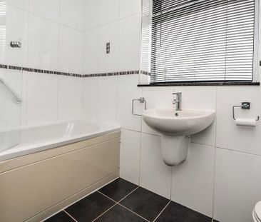 2 bedroom terraced house to rent - Photo 6