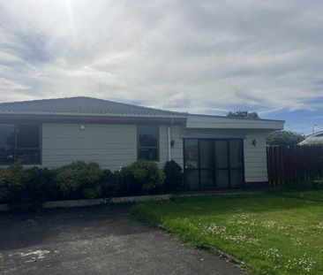 Spacious 3-Bedroom Standalone House for Rent in Manurewa - Photo 1