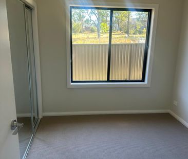 Modern Single Level Living in the Heart of Box Hill for Lease - Photo 2