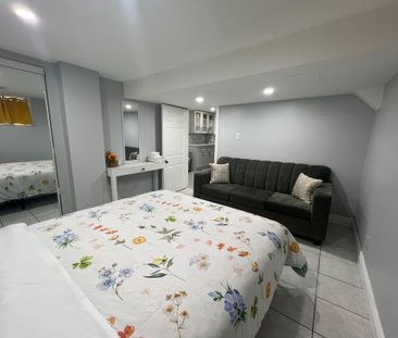 For Lease - 11 Queen Street, Mississauga, Ontario - Photo 3