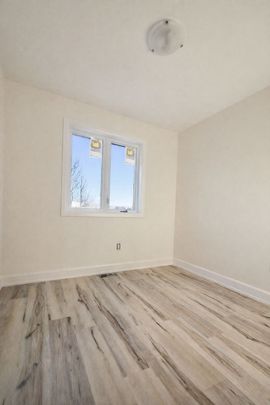 For Lease - 321 Voyageur Place, Russell, Ontario - Photo 1