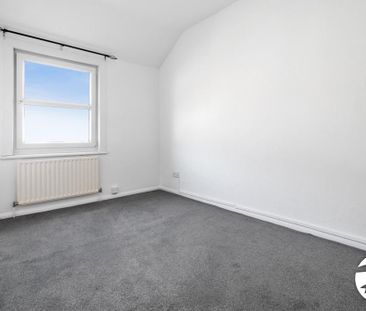 2 bedroom end of terrace house to rent - Photo 3