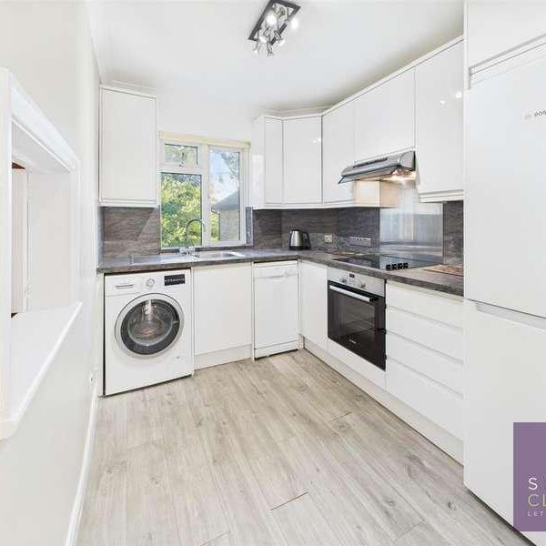 Cromwell Close, East Finchley, - Private Garden With Maintenance Included, N2 - Photo 1